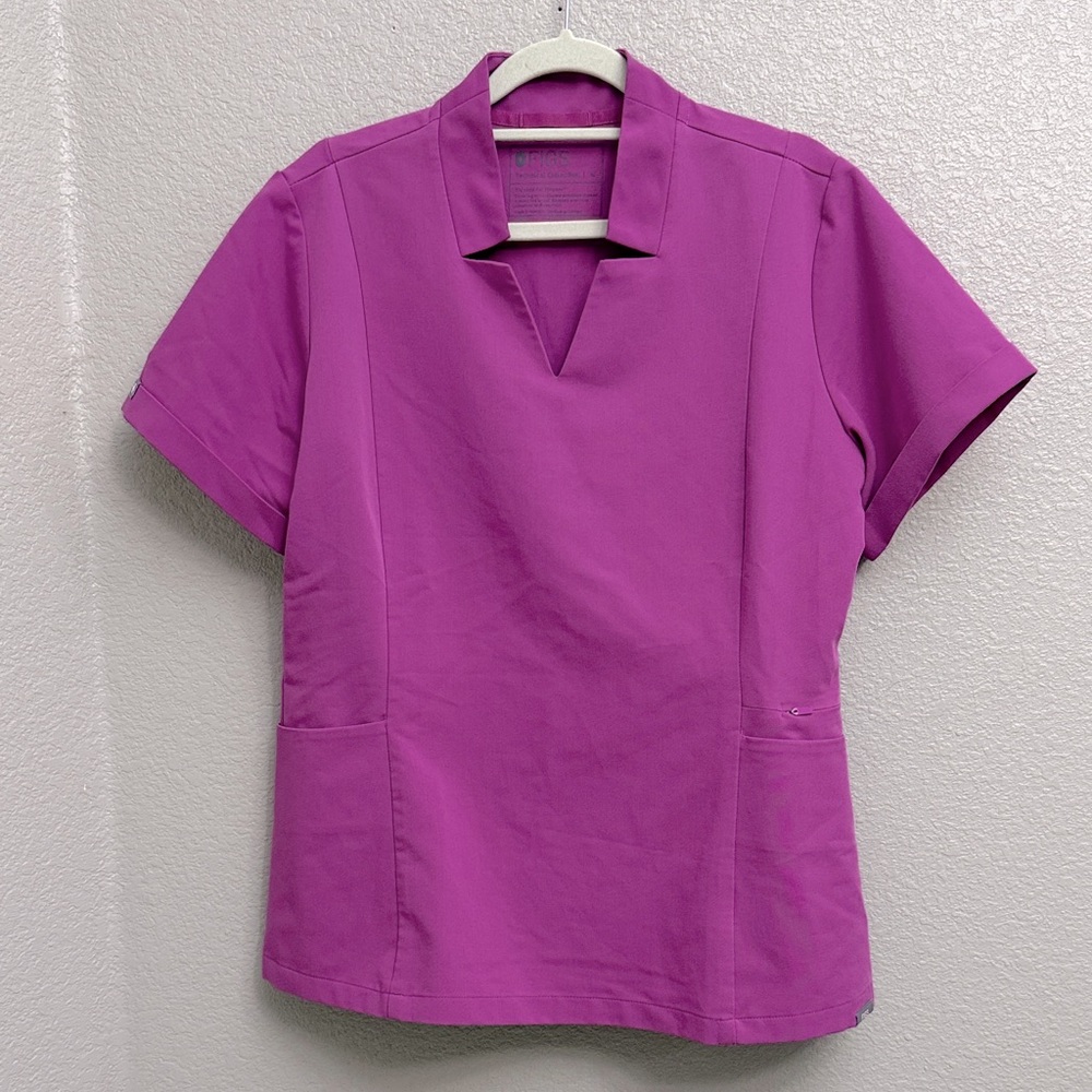FIGS Inala Slim Scrub Top in Beat It Pink PO# 3006 Medium